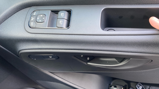 Mercedes-Benz Sprinter E414 L3 Electric Rwd 100kW 113kWh Pro Van Auto - Image 38